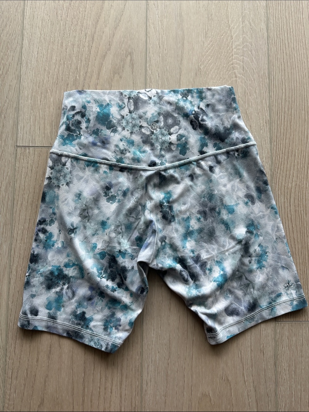 lululemon athletica Teal Gray White Tie-Dye High-Rise Bike Shorts